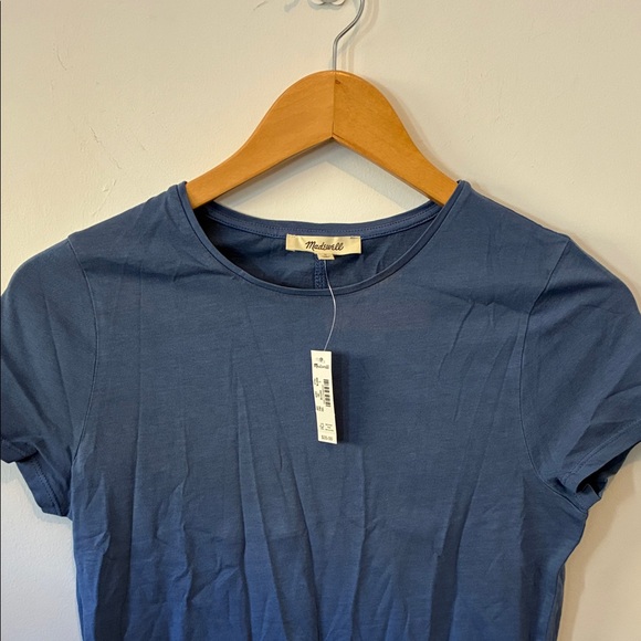 Essential Slim Tee - Picture 6 of 9